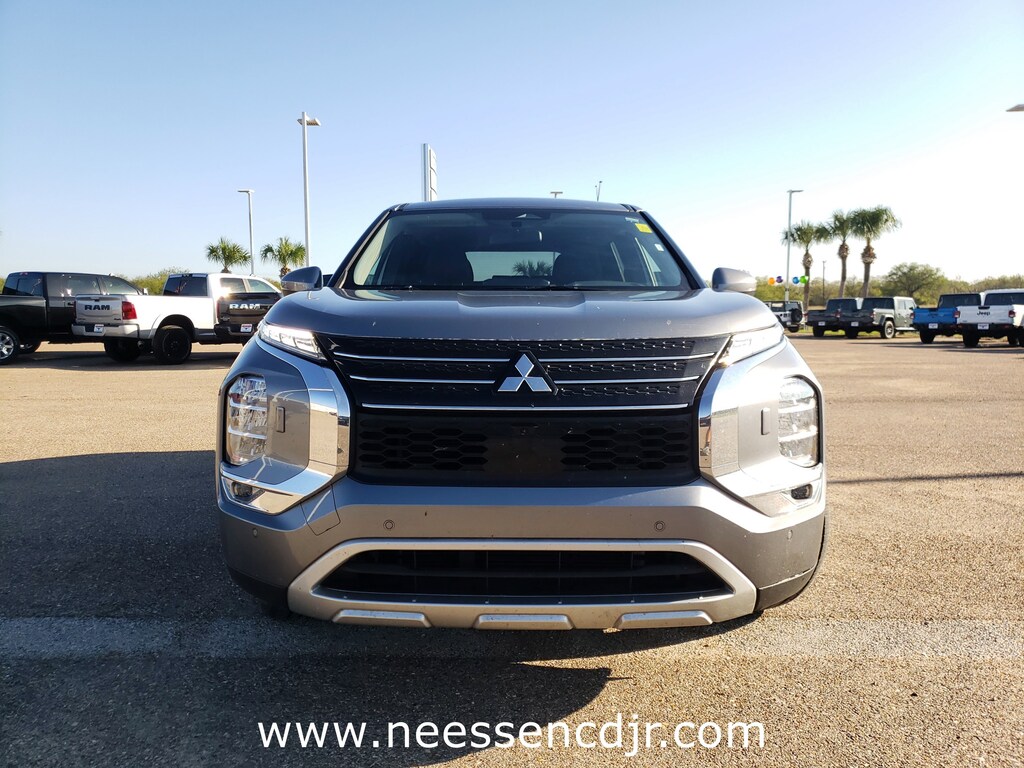 Used 2024 Mitsubishi Outlander SE Black Edition SUV