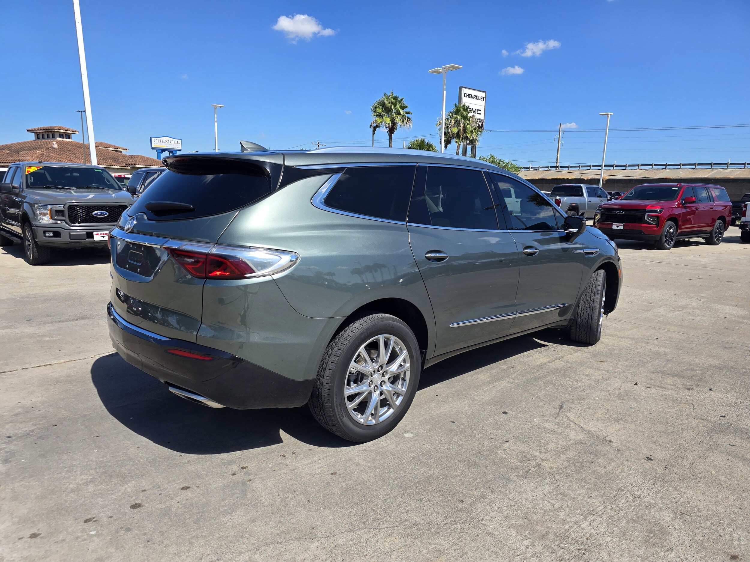 2022 Buick Enclave Premium photo 3