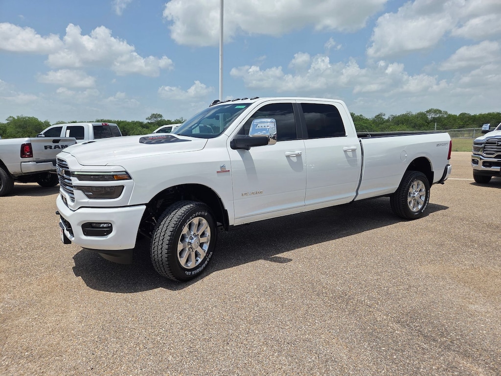 New 2026 Ram 3500 LARAMIE CREW CAB 4X4 8' BOX Pickup