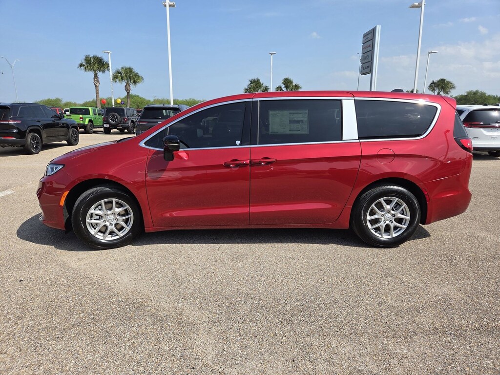 New 2026 Chrysler Pacifica SELECT Passenger Van