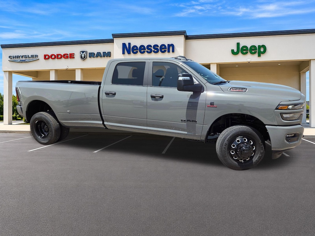 New 2026 Ram 3500 LONE STAR CREW CAB 4X4 8' BOX Pickup