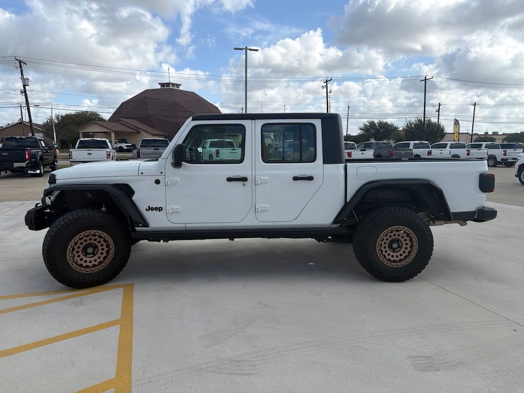 Used 2024 Jeep Gladiator Sport Truck