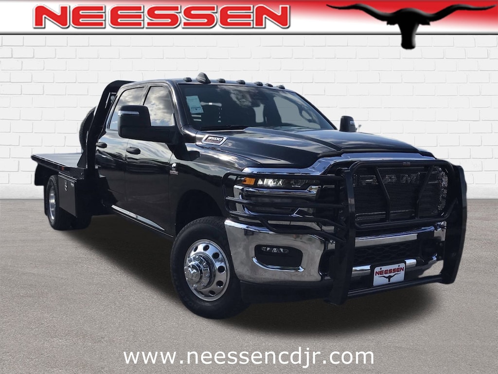 New 2025 Ram 3500 Chassis Cab 3500 TRADESMAN CREW CAB CHASSIS 4X4 60' CA Pickup