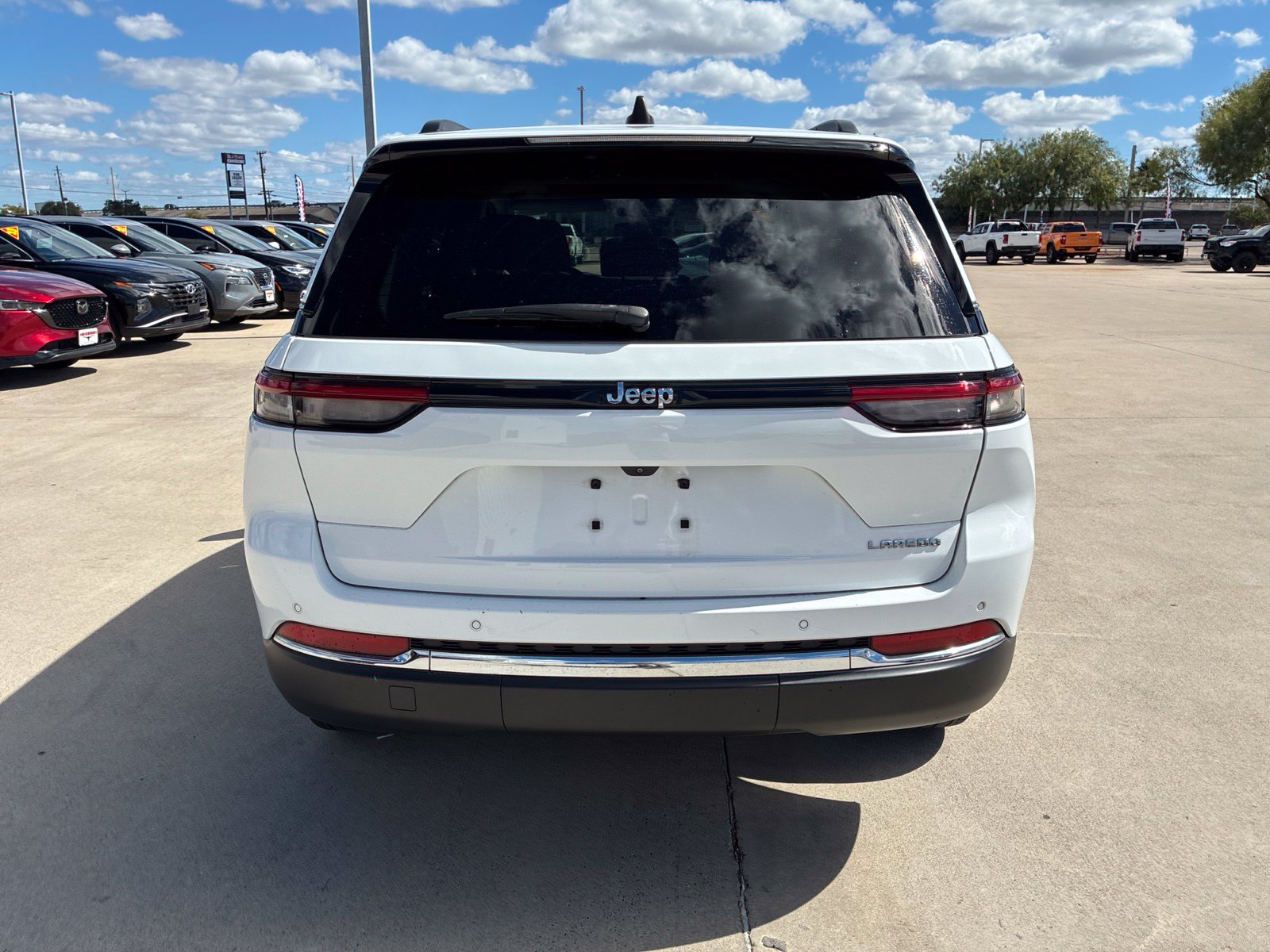 Used 2024 Jeep Grand Cherokee Laredo X SUV