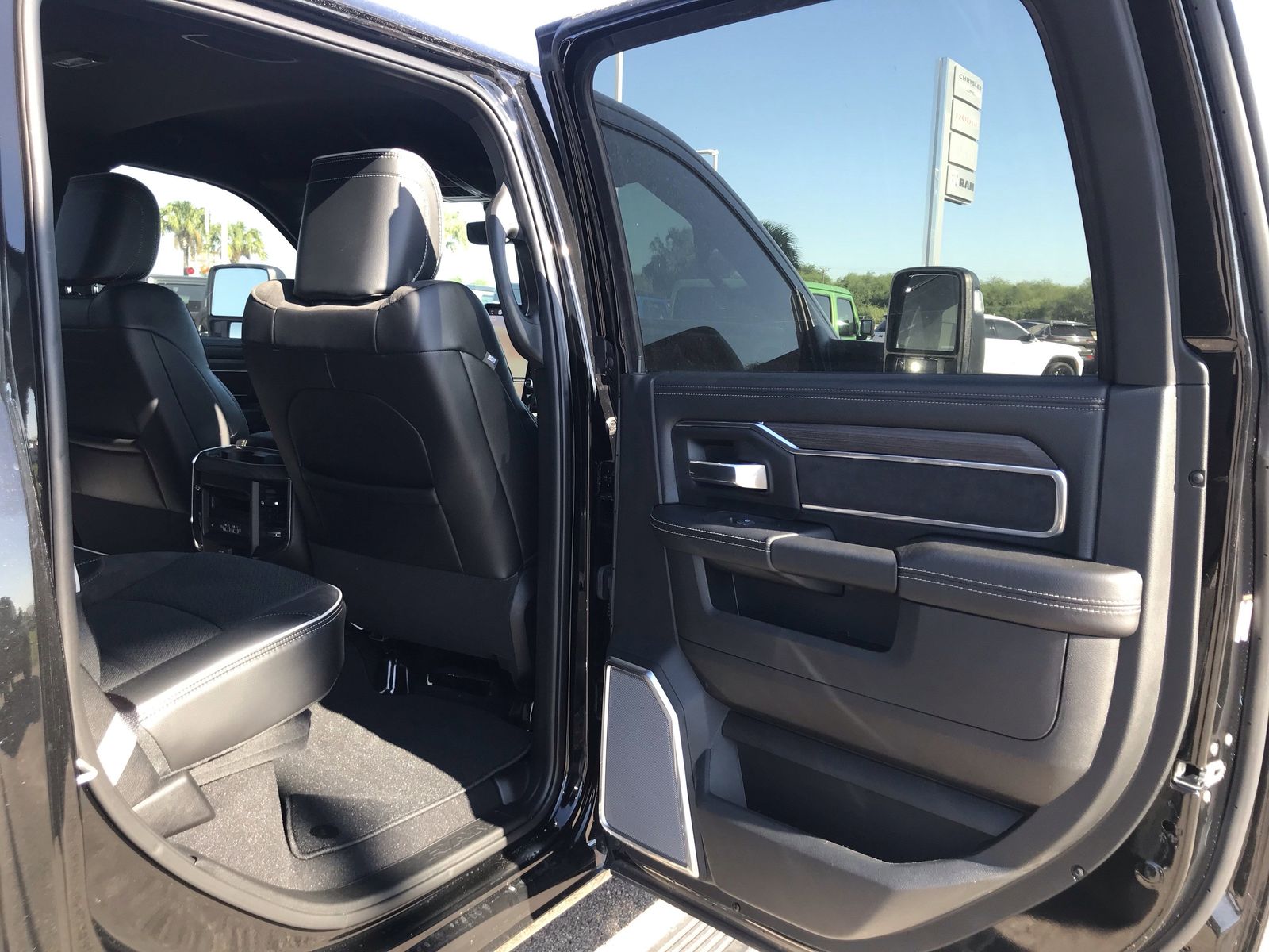 2025 RAM 2500 Laramie - Photo 16