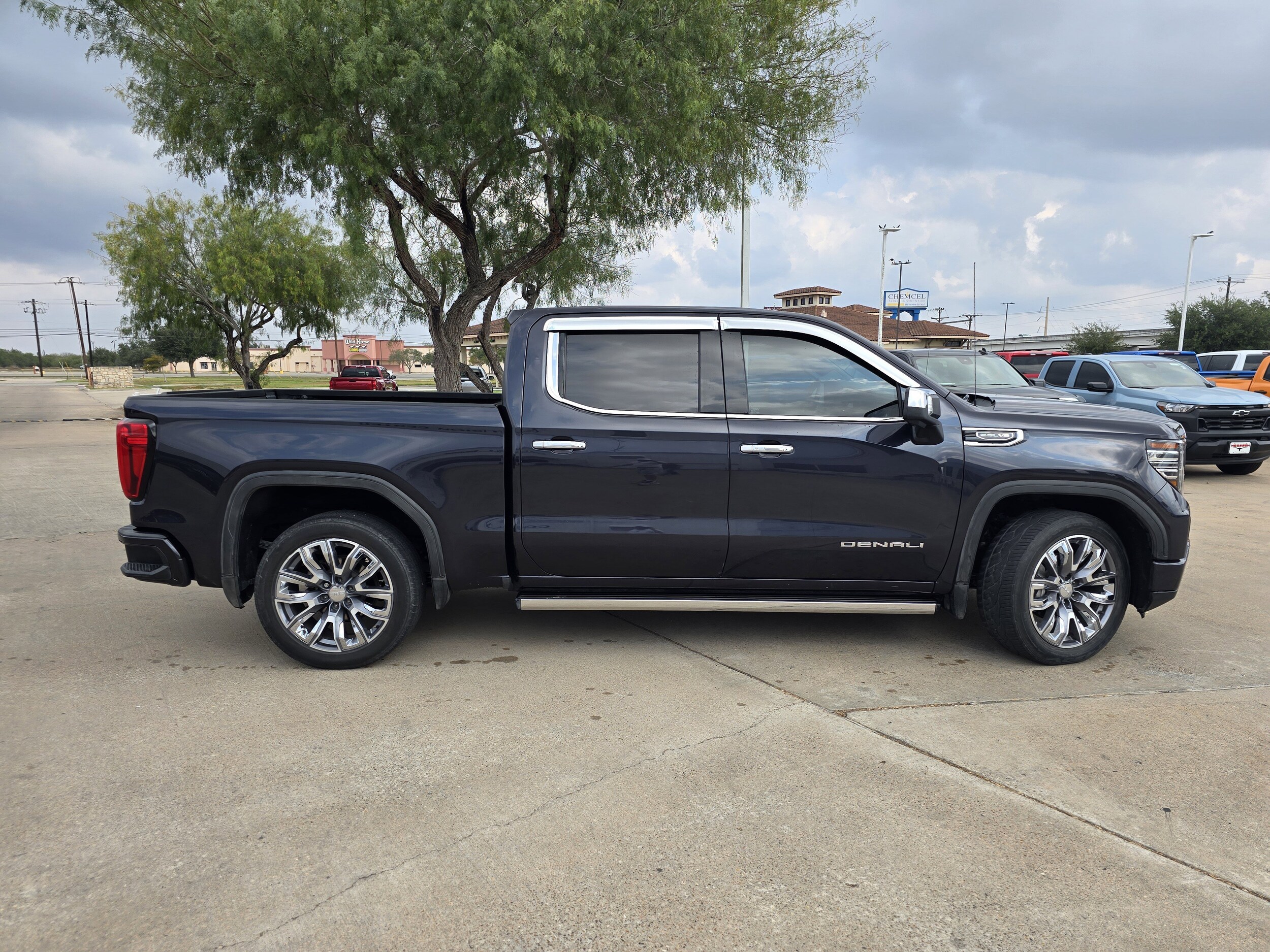2023 Gmc Sierra 1500 Denali photo 2