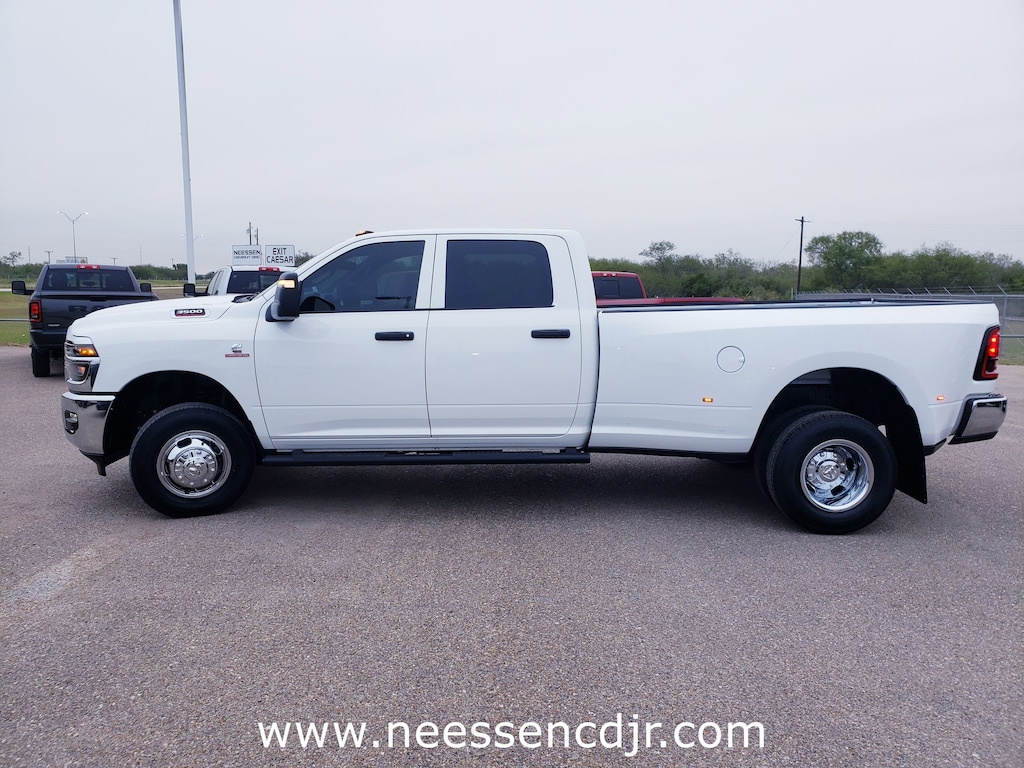 New 2026 Ram 3500 TRADESMAN CREW CAB 4X4 8' BOX Pickup