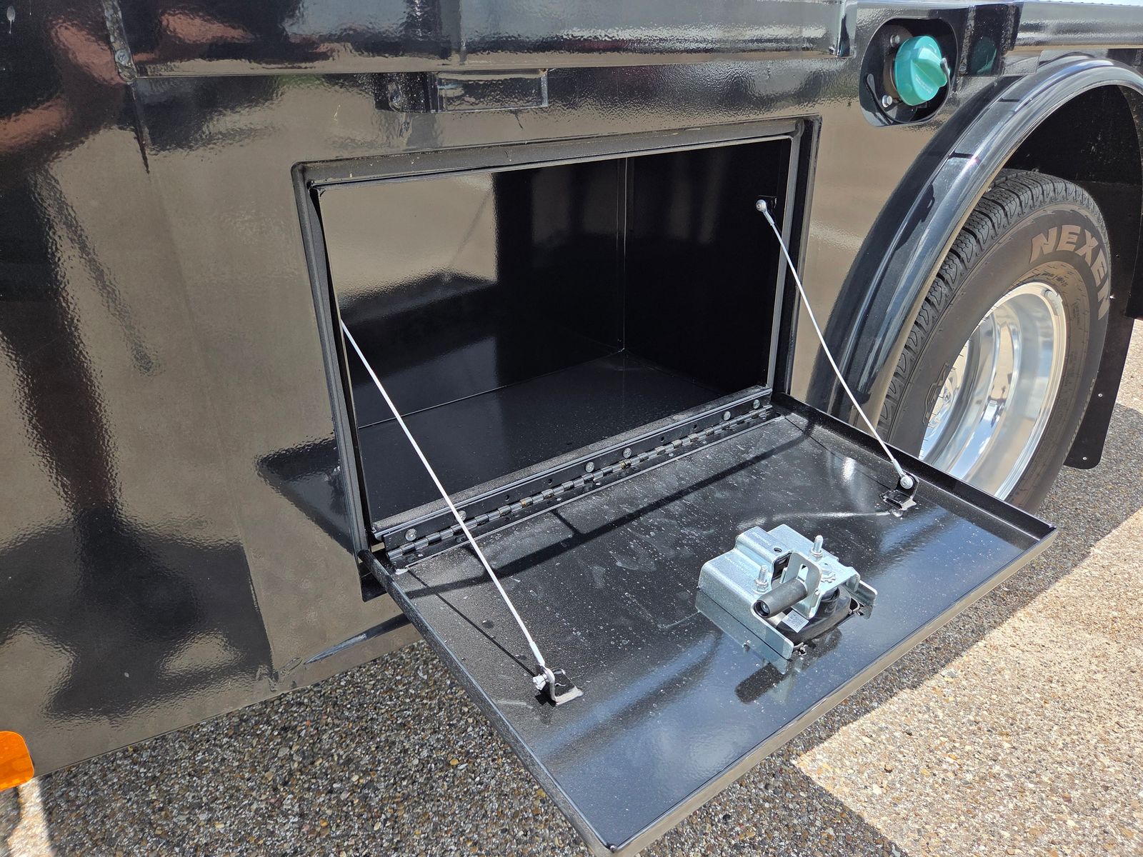 2025 RAM 3500 Chassis Tradesman - Photo 12