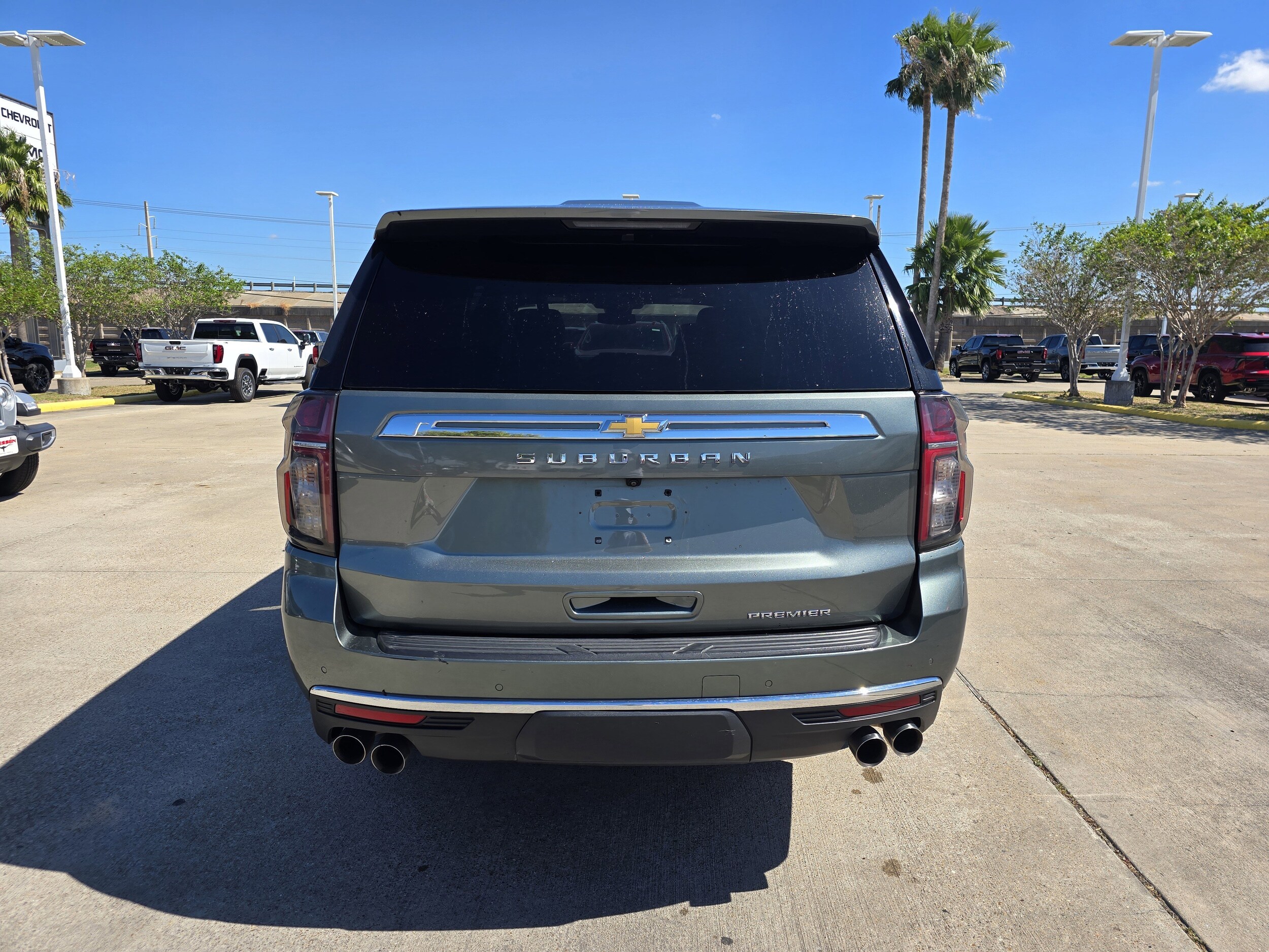 2023 Chevrolet Suburban Premier photo 4