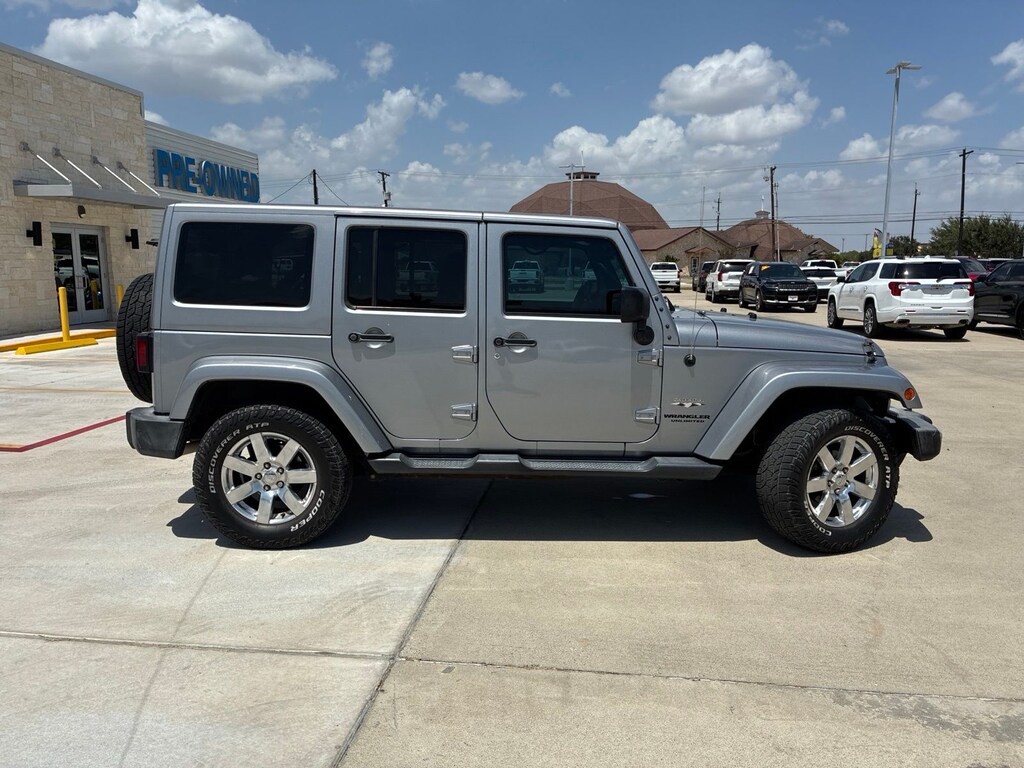 Used 2017 Jeep Wrangler Unlimited Sahara SUV