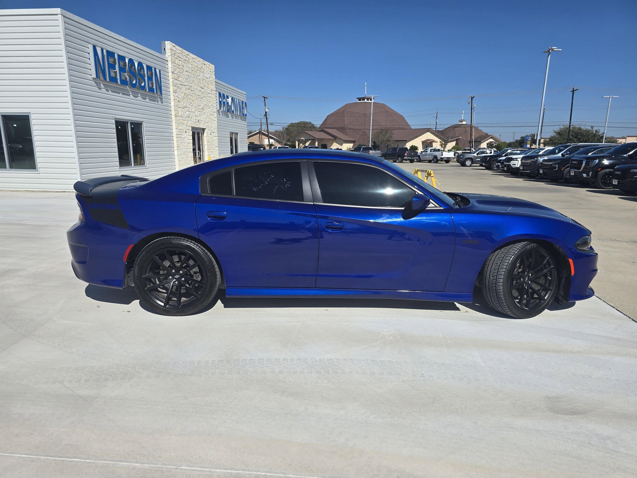 2022 Dodge Charger Scat Pack photo 2