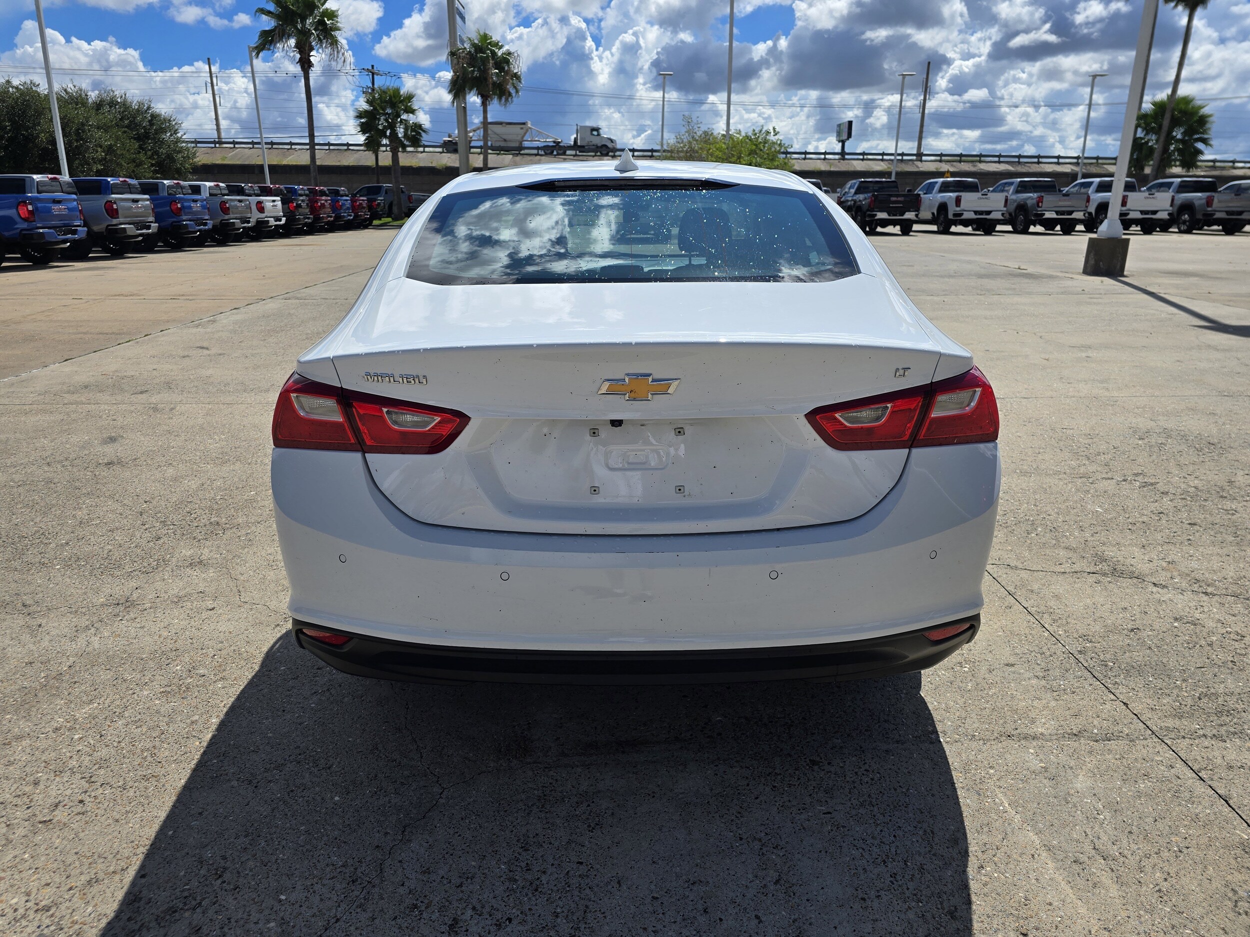 2024 Chevrolet Malibu 1LT photo 2