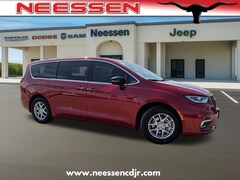 2026 Chrysler Pacifica SELECT Passenger Van
