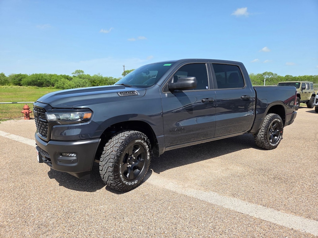 New 2026 Ram 1500 WARLOCK CREW CAB 4X4 5'7 BOX Pickup