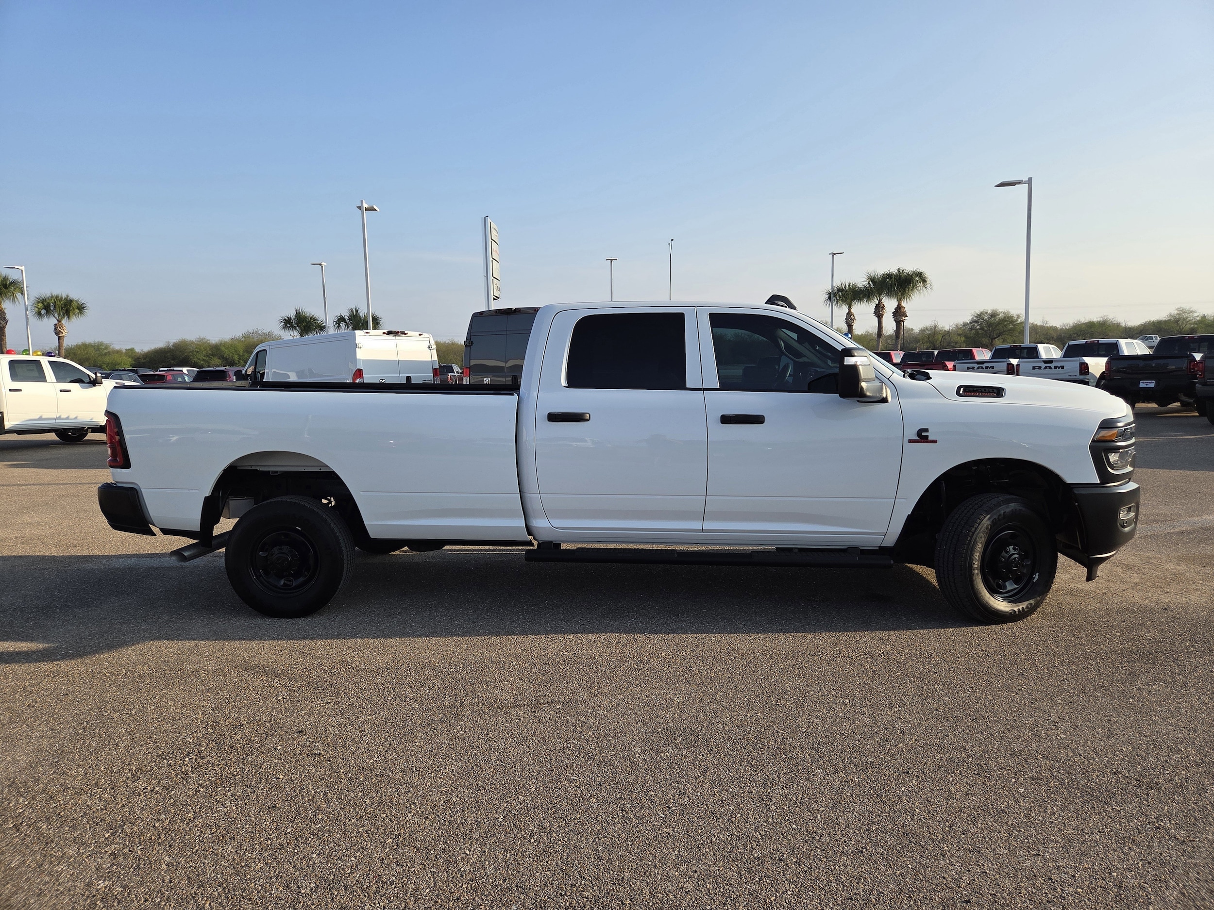 2025 RAM 2500 Tradesman - Photo 8