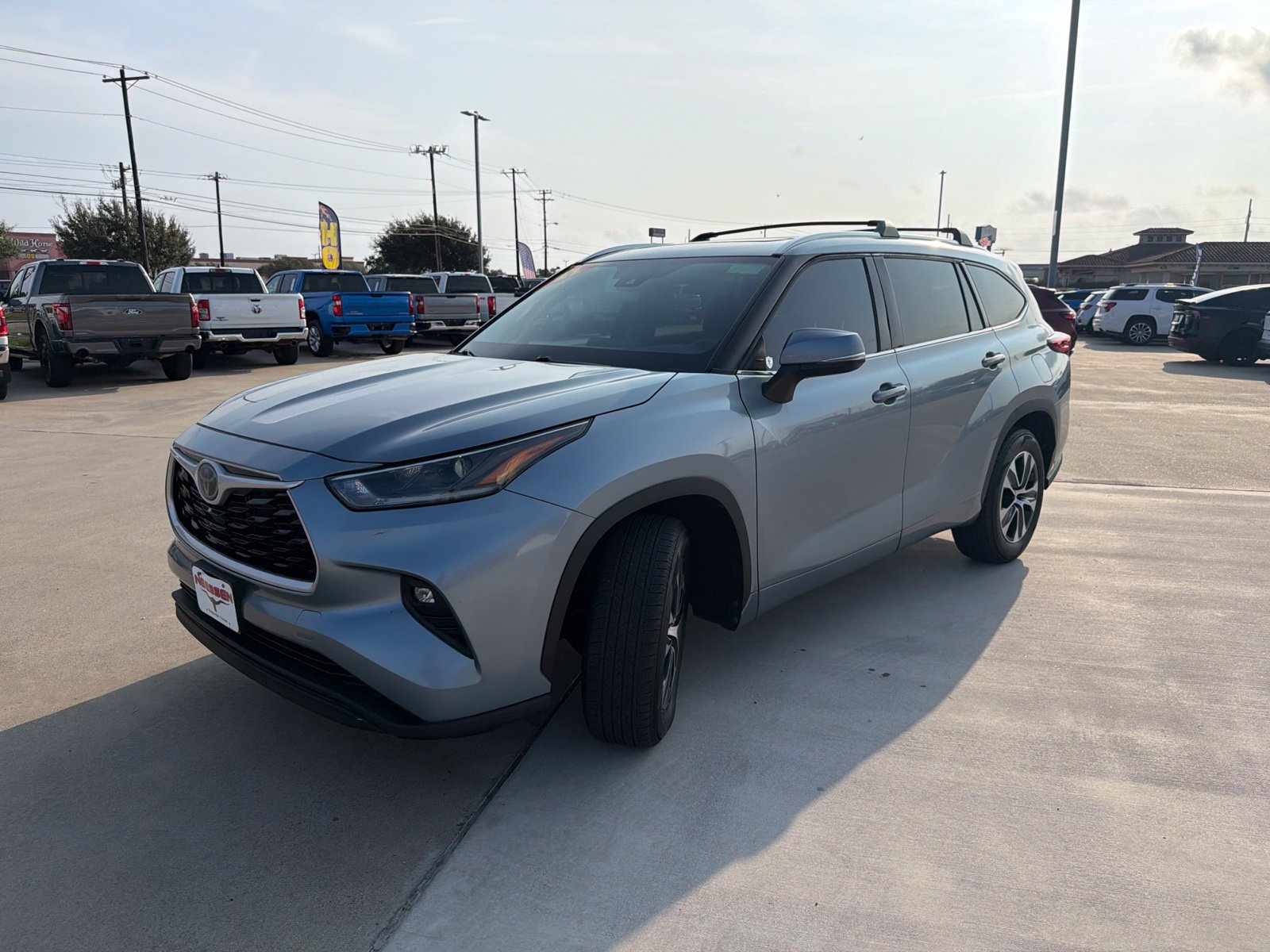 Used 2021 Toyota Highlander XLE SUV