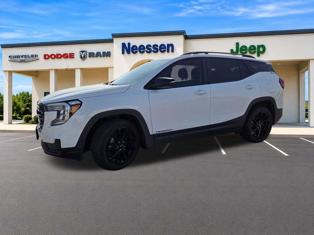 Used 2024 GMC Terrain SLE SUV