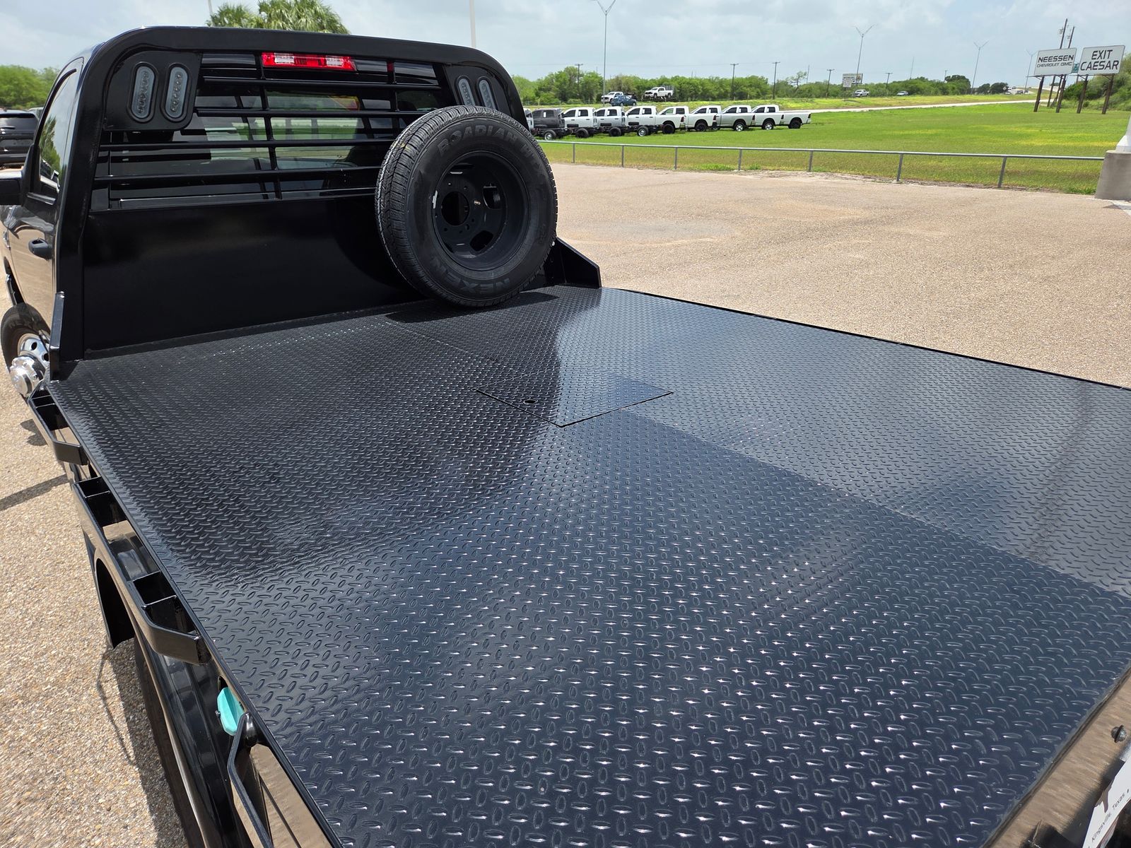 2025 RAM 3500 Chassis Tradesman - Photo 10
