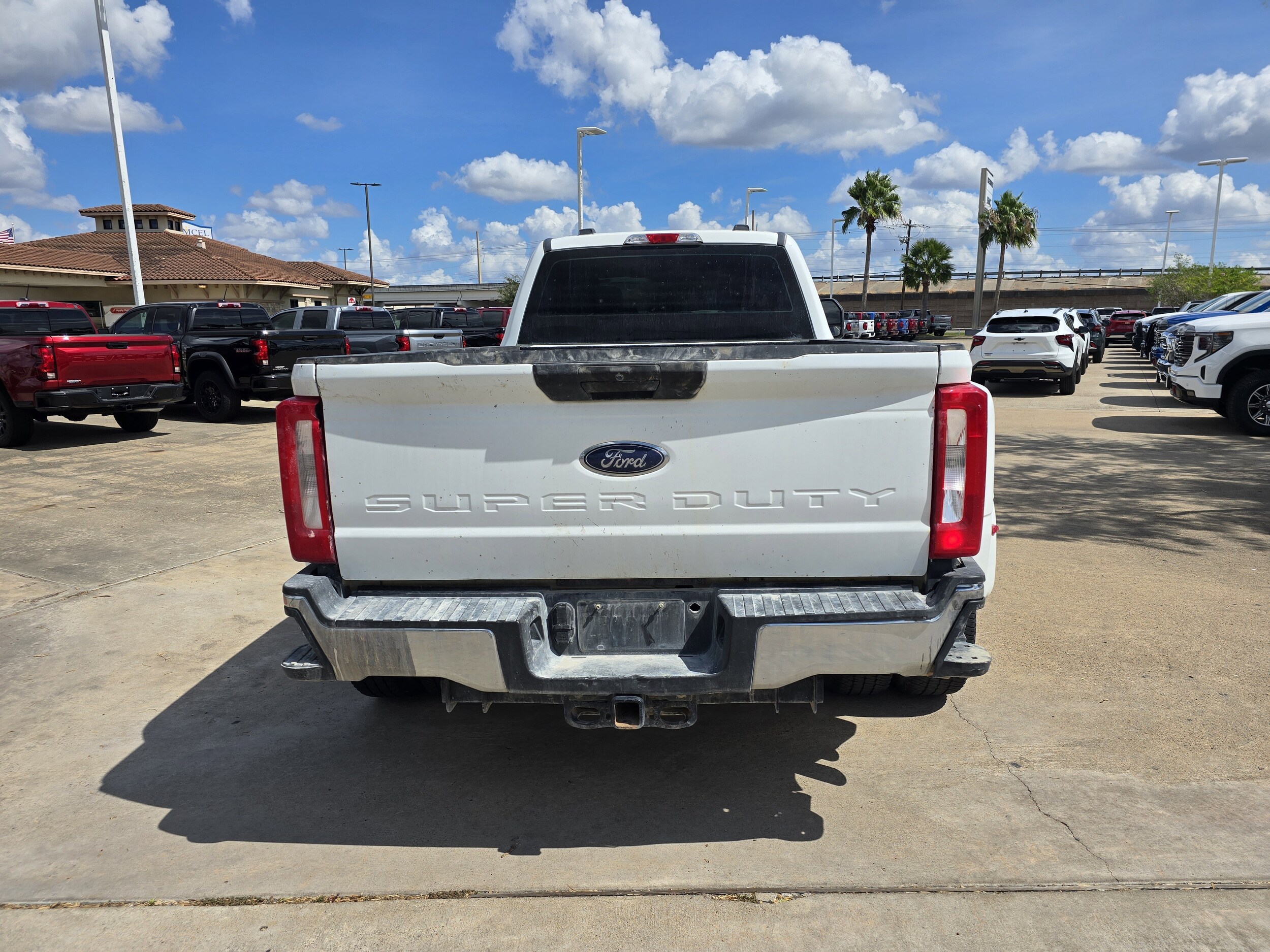 2023 Ford F-350 photo 4