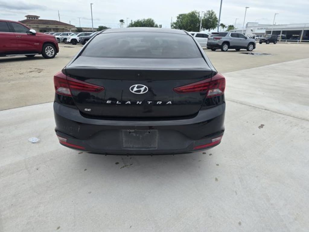 Used 2020 Hyundai Elantra SE Sedan