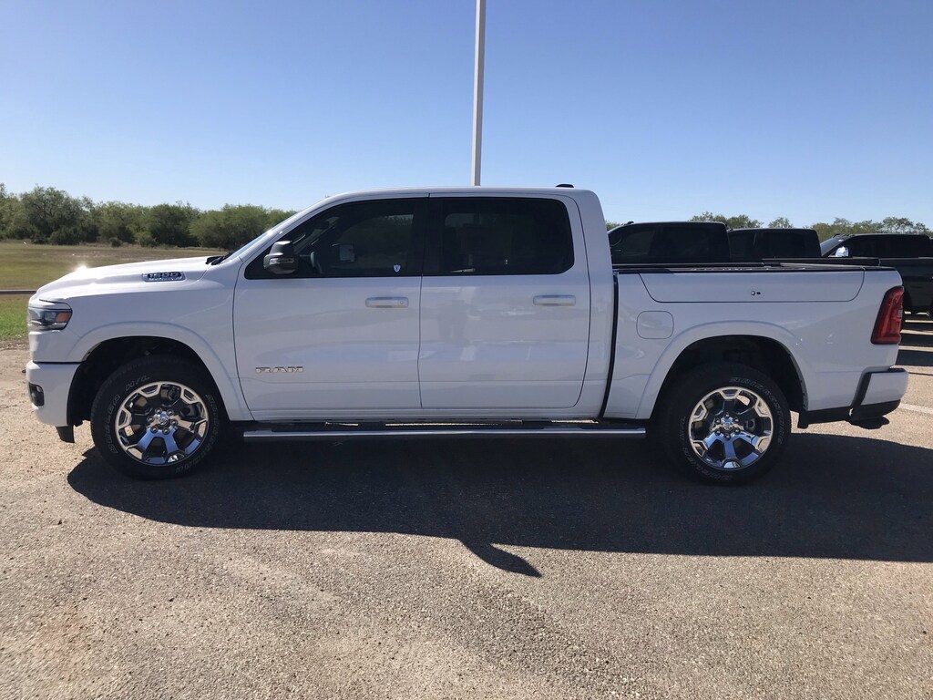 New 2025 Ram 1500 LONE STAR CREW CAB 4X4 5'7 BOX Pickup