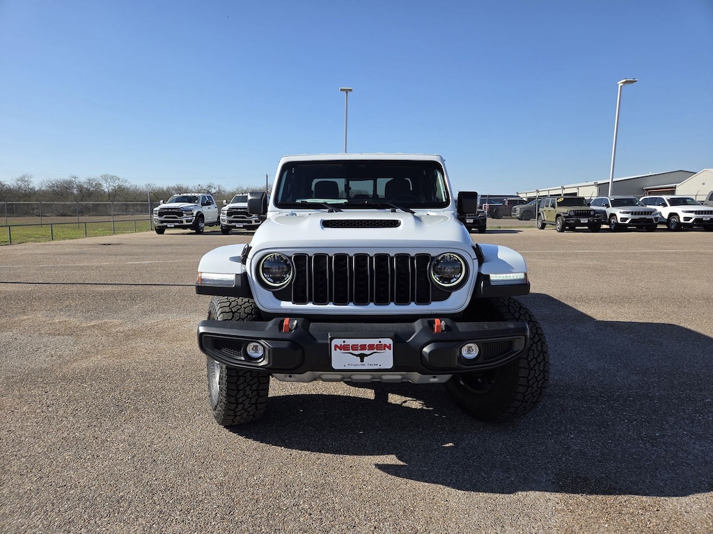 New 2026 Jeep Gladiator MOJAVE 4X4 Pickup