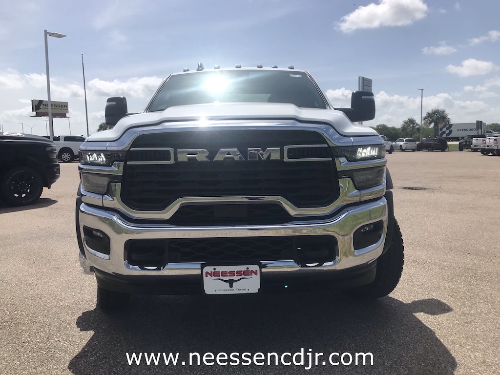 New 2025 Ram 4500 Chassis Cab 4500 TRADESMAN CHASSIS CREW CAB 4X4 84' CA Pickup