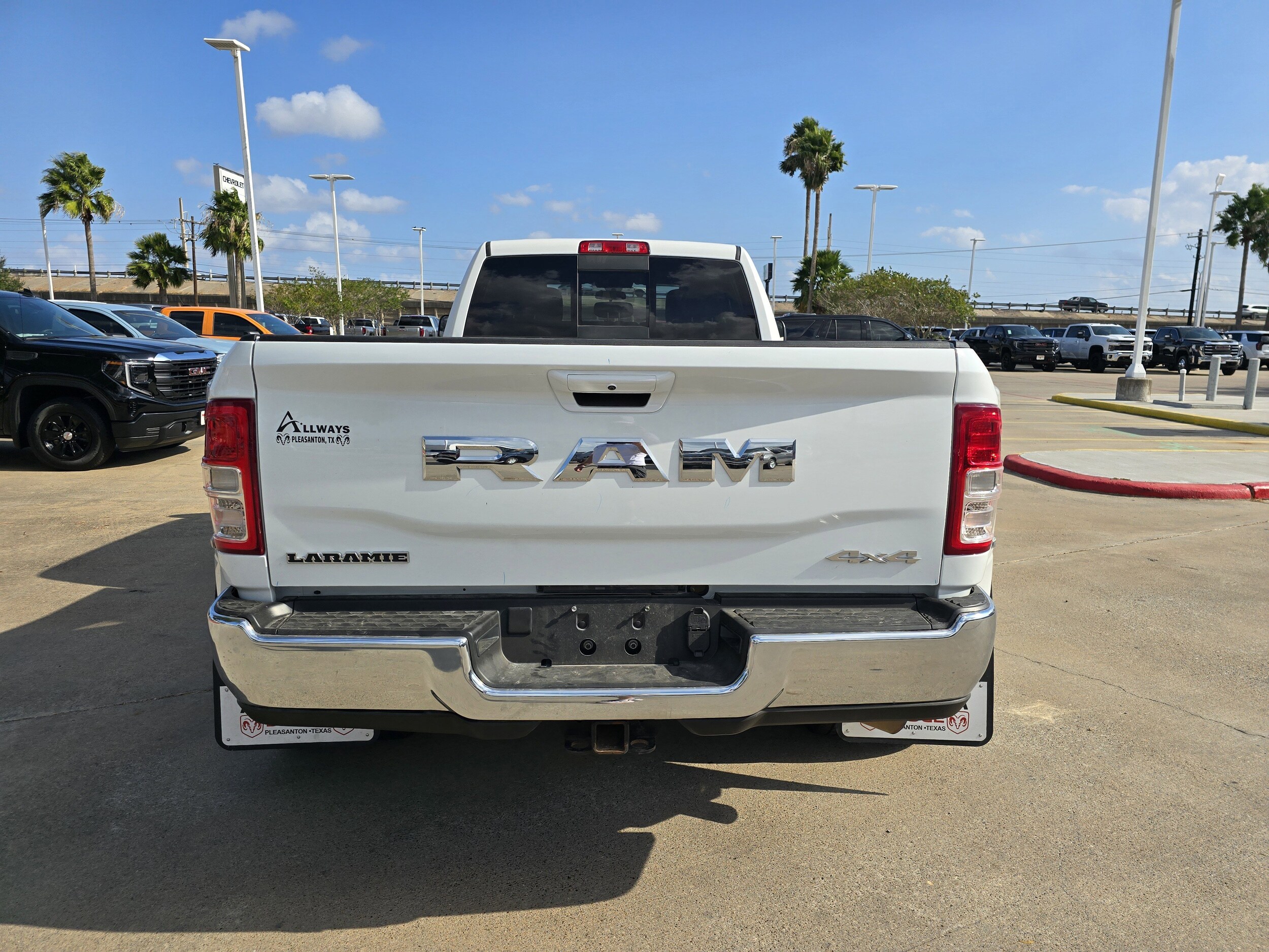 2022 Ram 3500 Tradesman photo 3