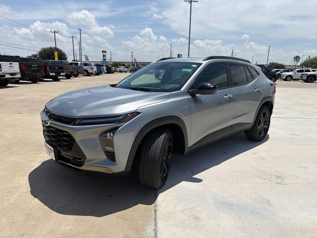 Used 2025 Chevrolet Trax Activ SUV