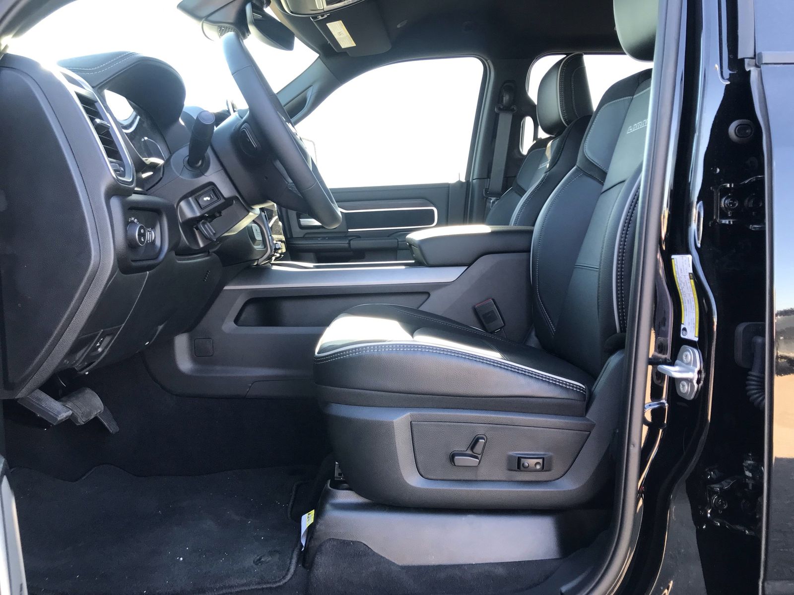 2025 RAM 2500 Laramie - Photo 13