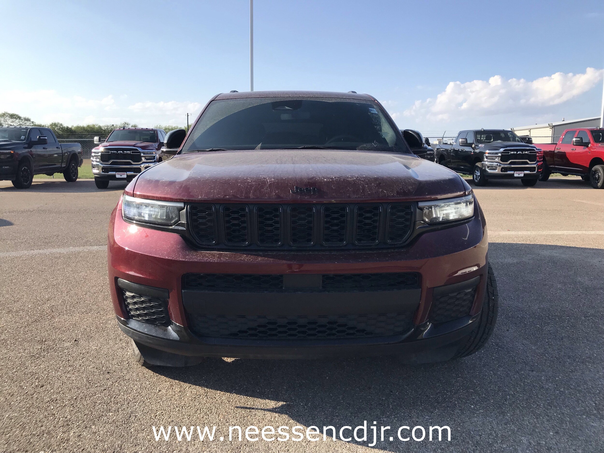 2023 Jeep Grand Cherokee Altitude photo 2
