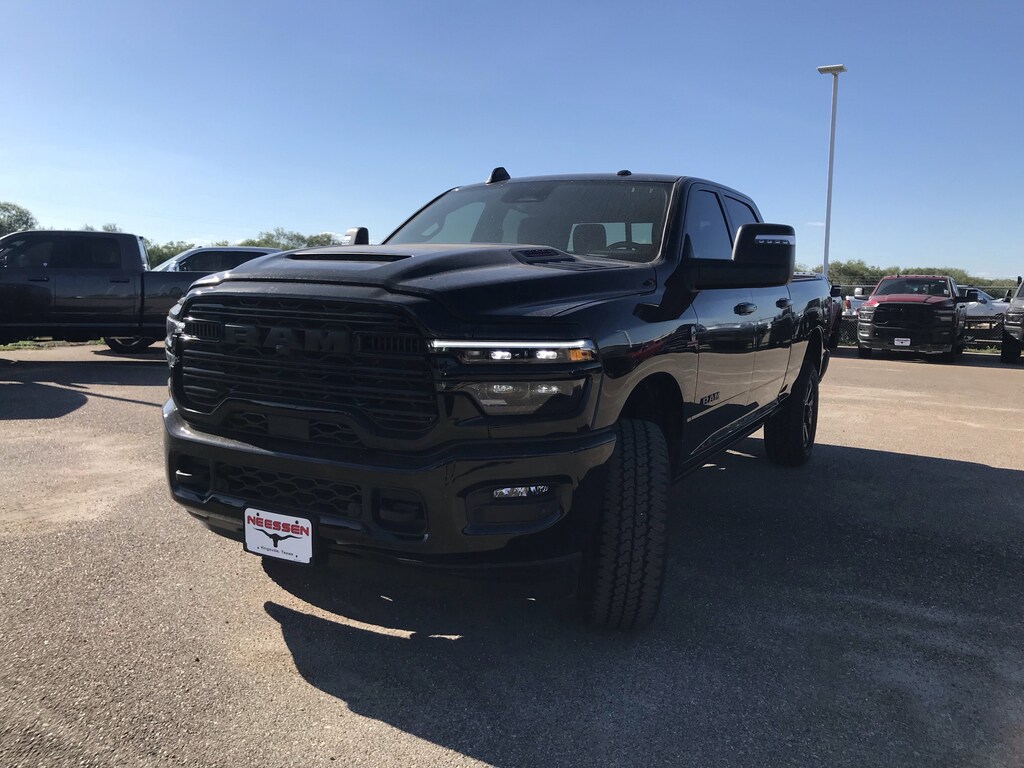 New 2025 Ram 2500 LARAMIE CREW CAB 4X4 6'4 BOX Pickup