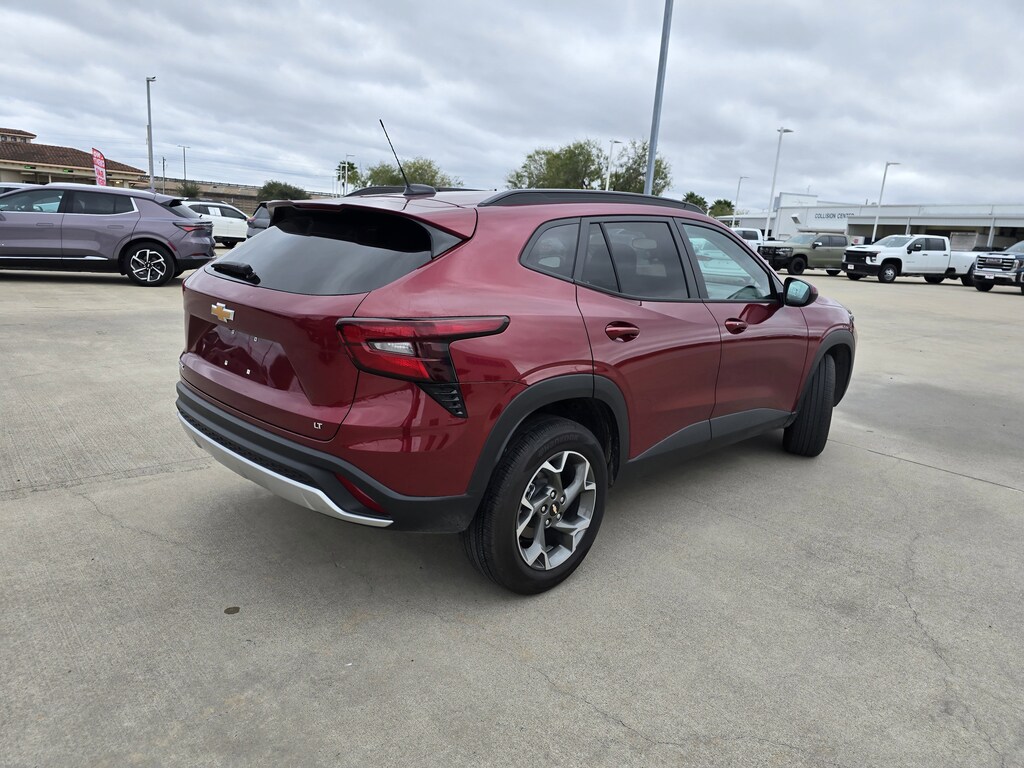 Used 2025 Chevrolet Trax LT SUV