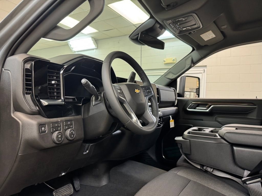 2026 Chevrolet Silverado 3500 HD LT - Photo 14