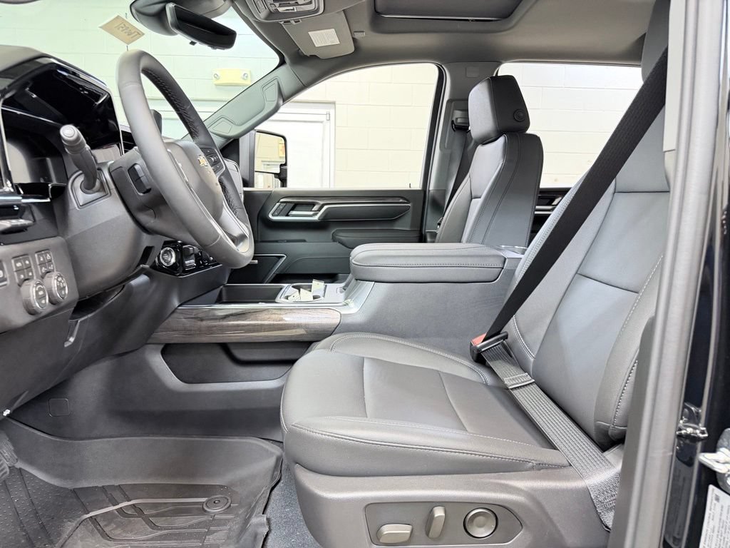 2026 Chevrolet Silverado 3500 HD LTZ - Photo 15