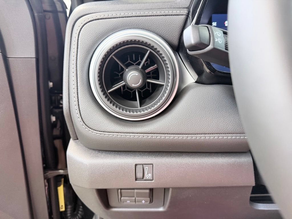 2026 Chevrolet Colorado LT - Photo 38
