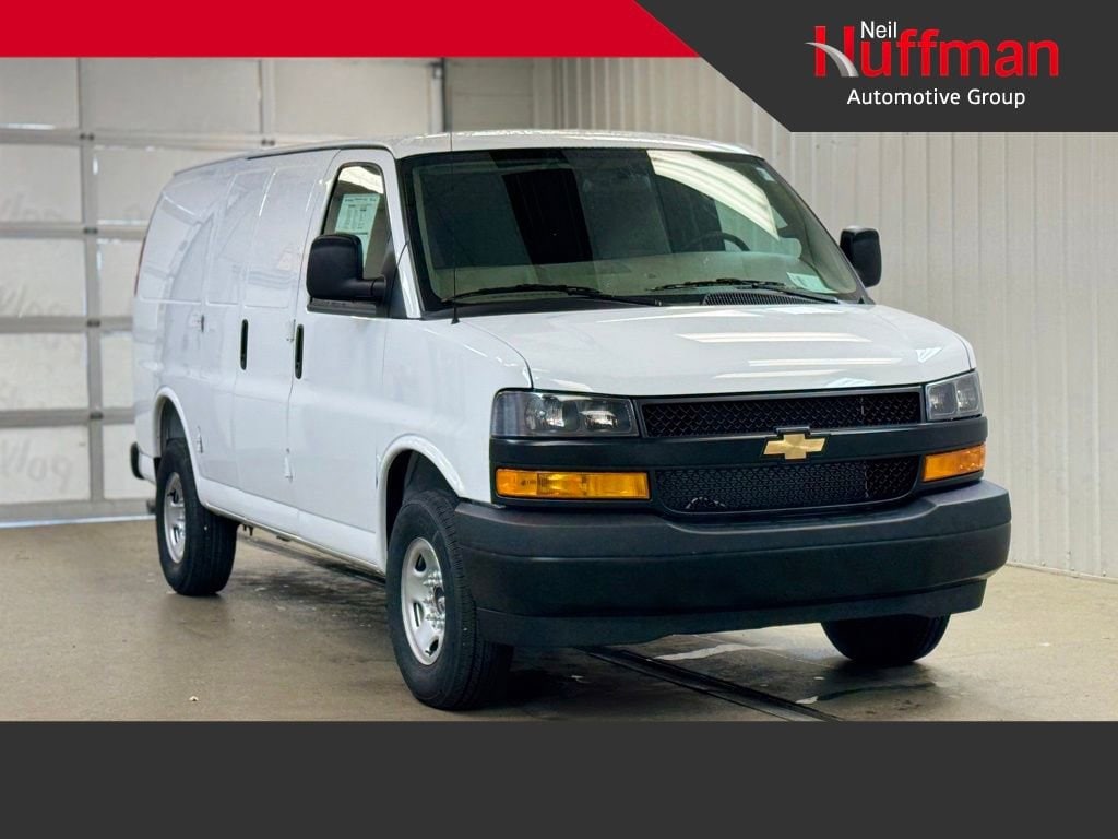 2026 Chevrolet Express 2500 Work Van HD's photo