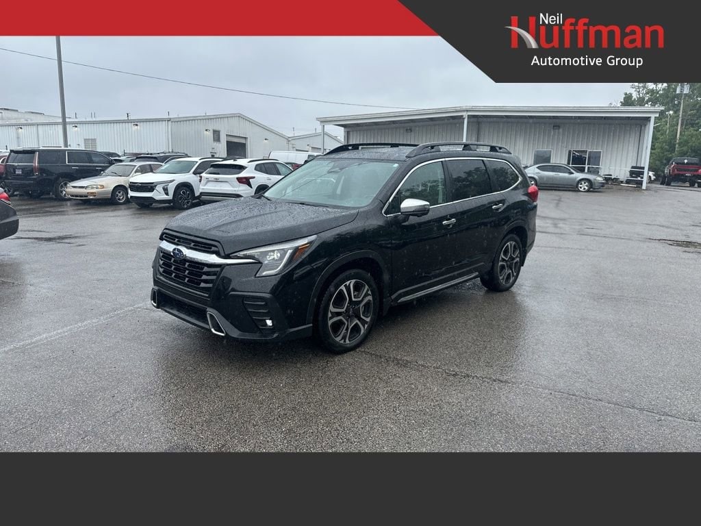 2023 Subaru Ascent Touring's photo