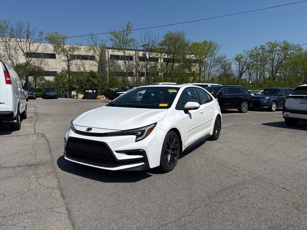 Used 2025 Toyota Corolla SE Sedan