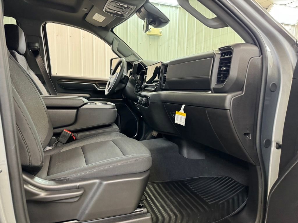 2026 Chevrolet Silverado 3500 HD LT - Photo 27