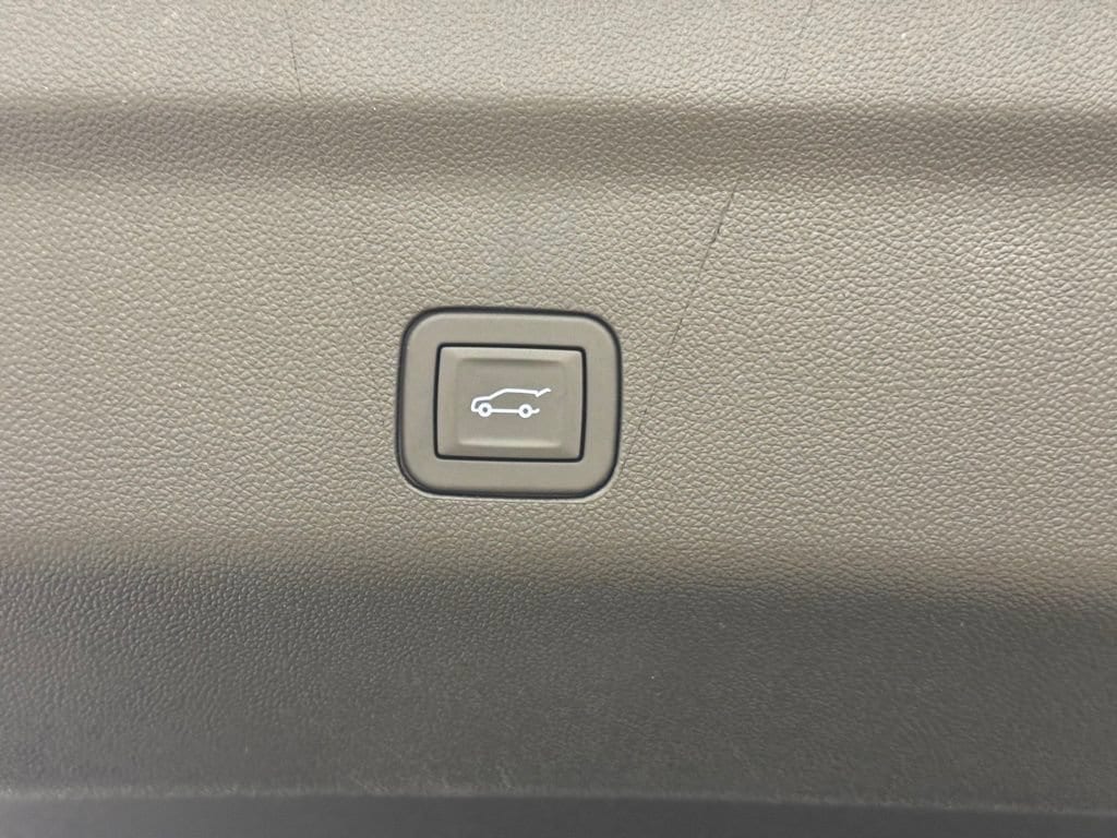 2026 Chevrolet Suburban High Country - Photo 27