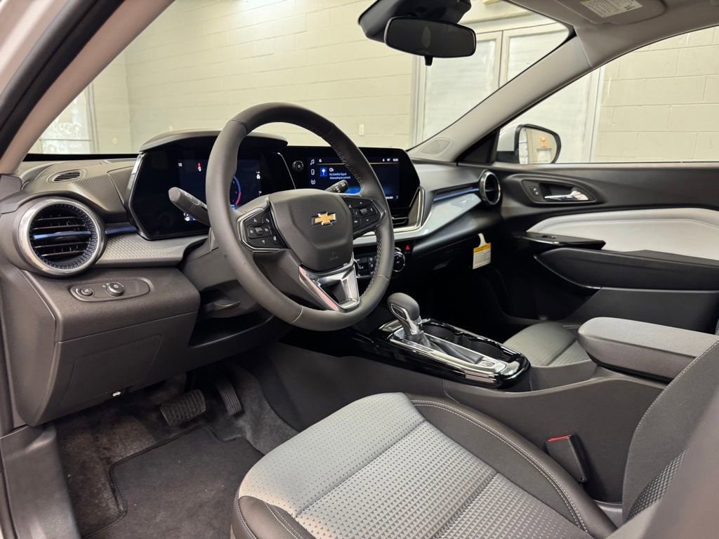 2026 Chevrolet Trax LT - Photo 13