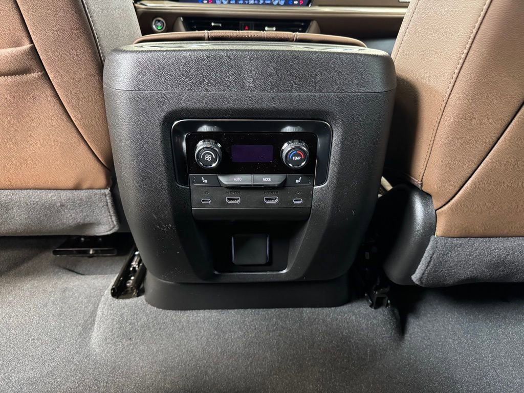 2026 Chevrolet Suburban High Country - Photo 19