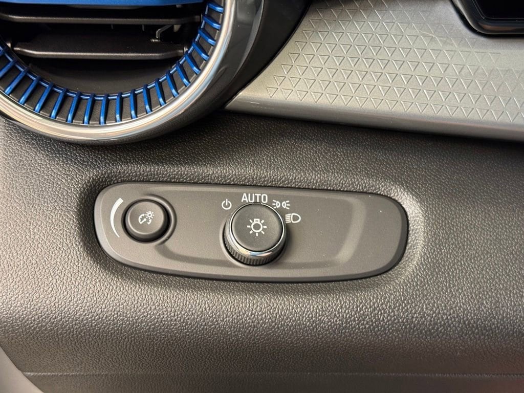 2026 Chevrolet Trax LT - Photo 29