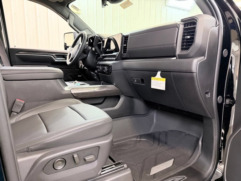 2026 Chevrolet Silverado 3500 HD LTZ - Photo 33