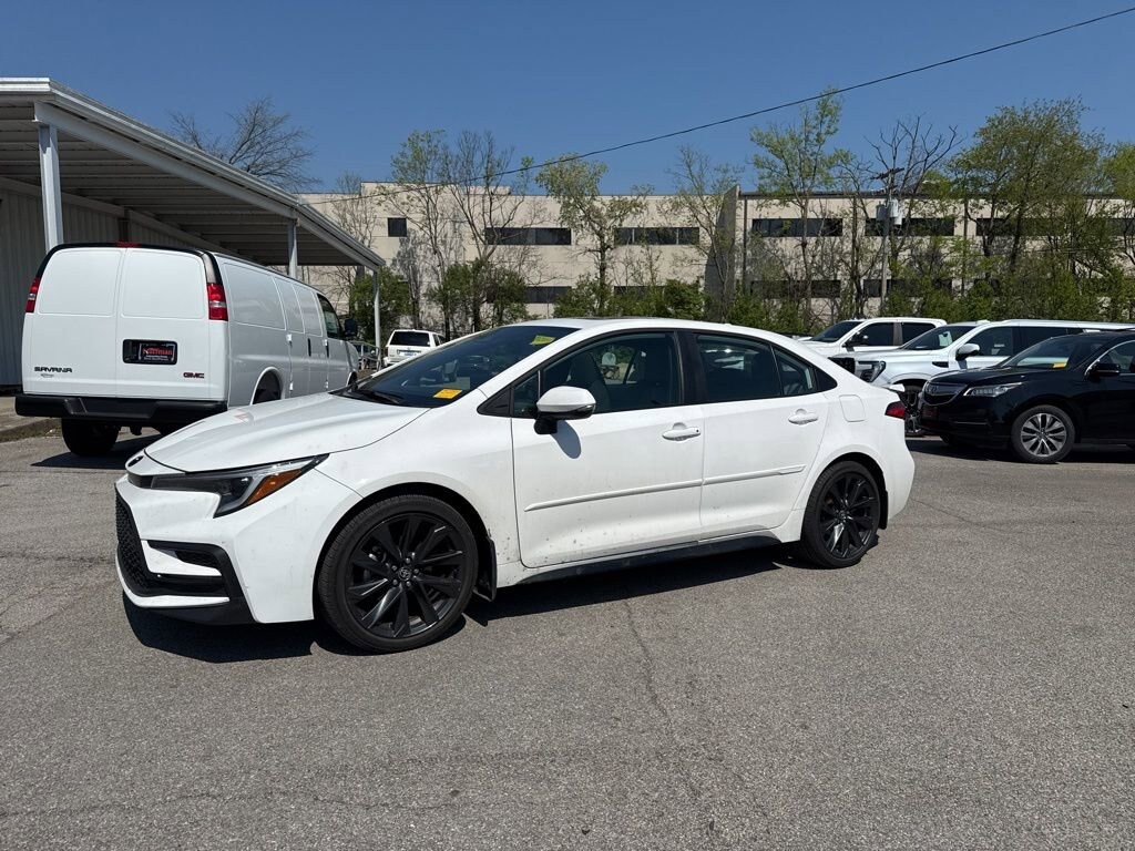Used 2025 Toyota Corolla SE Sedan