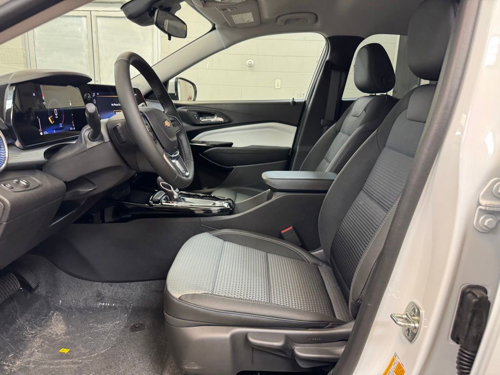 2026 Chevrolet Trax LT - Photo 12