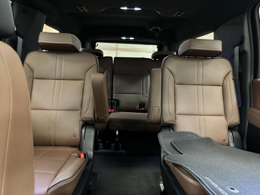 2026 Chevrolet Suburban High Country - Photo 14