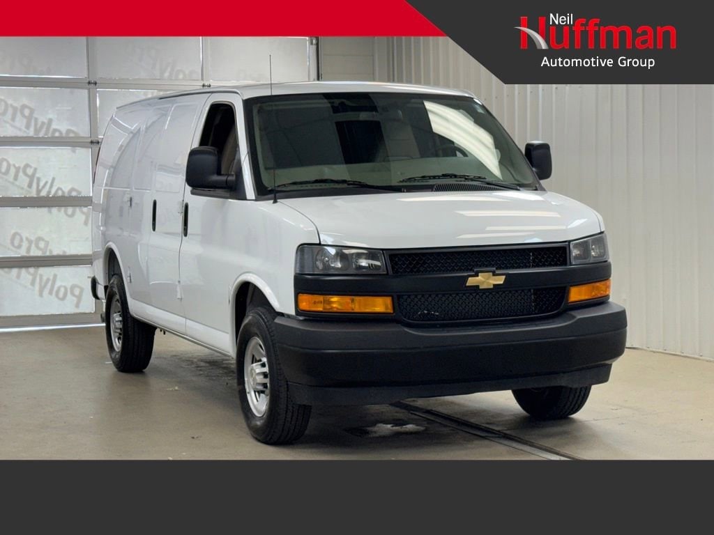2026 Chevrolet Express 2500 Work Van HD's photo