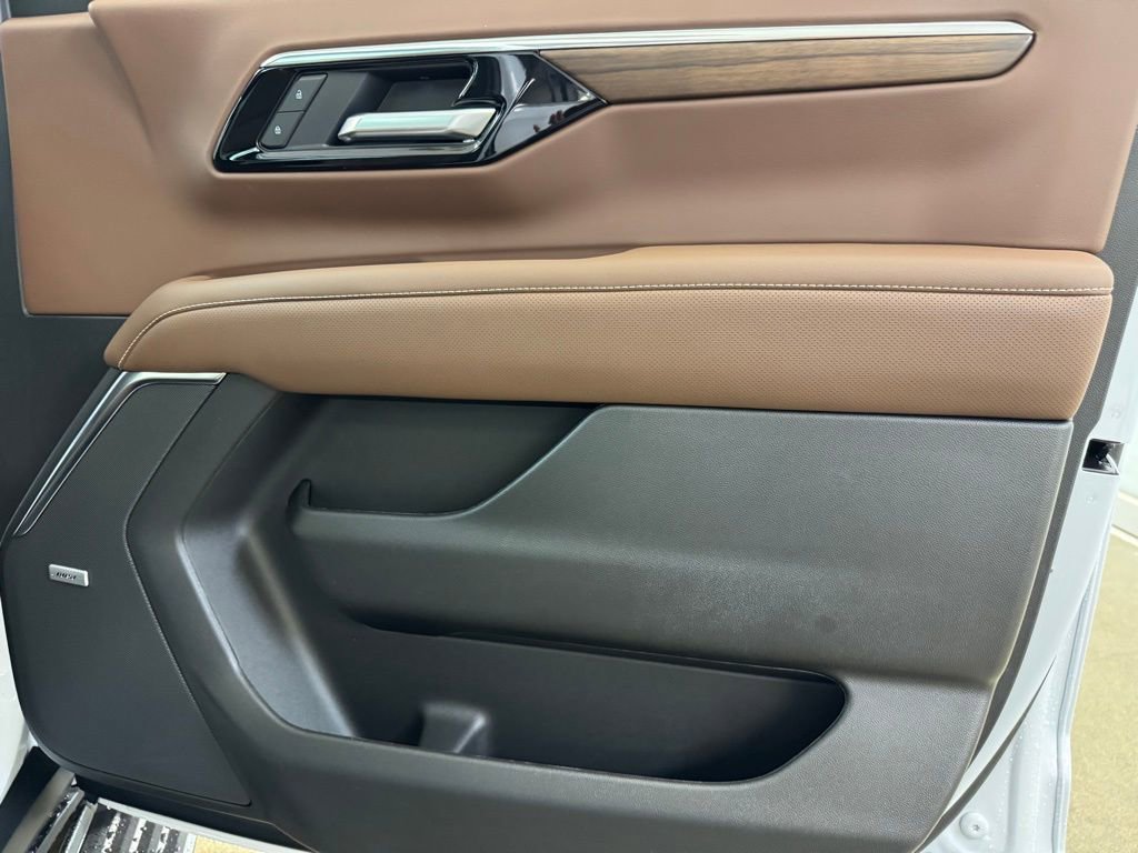 2026 Chevrolet Suburban High Country - Photo 33